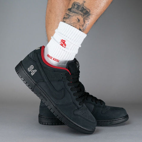 Supreme x NIKE SB Dunk Low Black