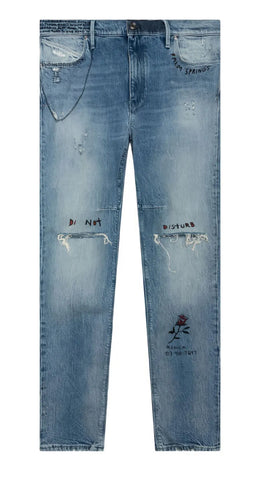 RTA Graphic-Detail Distressed Jeans